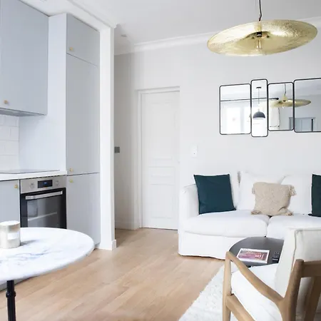 Cozy Flat, Batignolles Апартаменты *