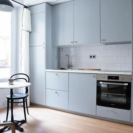 Cozy Flat, Batignolles Apartament